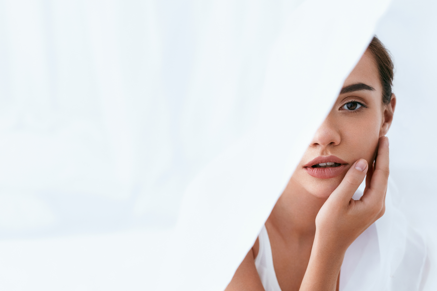 Winter Skin SOS: How LED Therapy Can Combat Dryness and Dullness